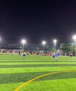 Cách Lắp Đèn Năng Lượng Mặt Trời Cho Sân Bóng Đá: Giải Pháp Chiếu Sáng Hiện Đại, Tiết Kiệm và Bền Vững